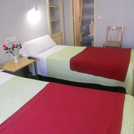 Hostal Olga Мадрид Экстерьер фото