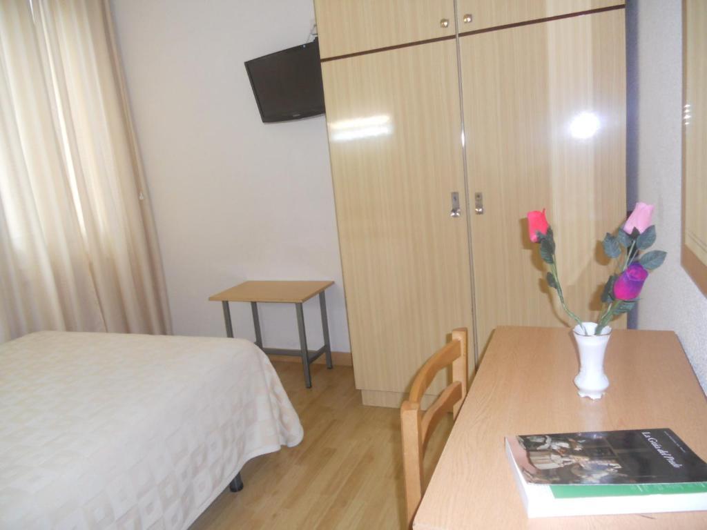 Hostal Olga Мадрид Номер фото